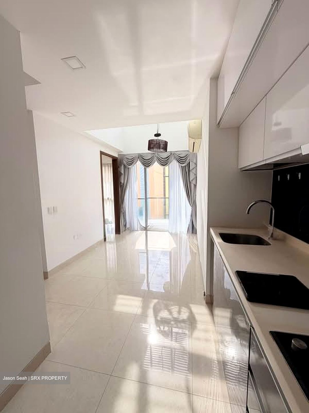 Centra Residence (D14), Apartment #582484641